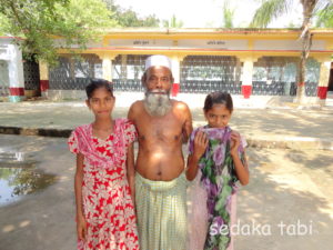 インドの老人と少女